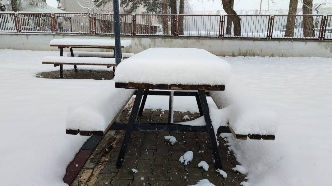 Konya Ilgın’a 30 santim kar yağdı, tüm ilçe aynı yorumu yaptı 10